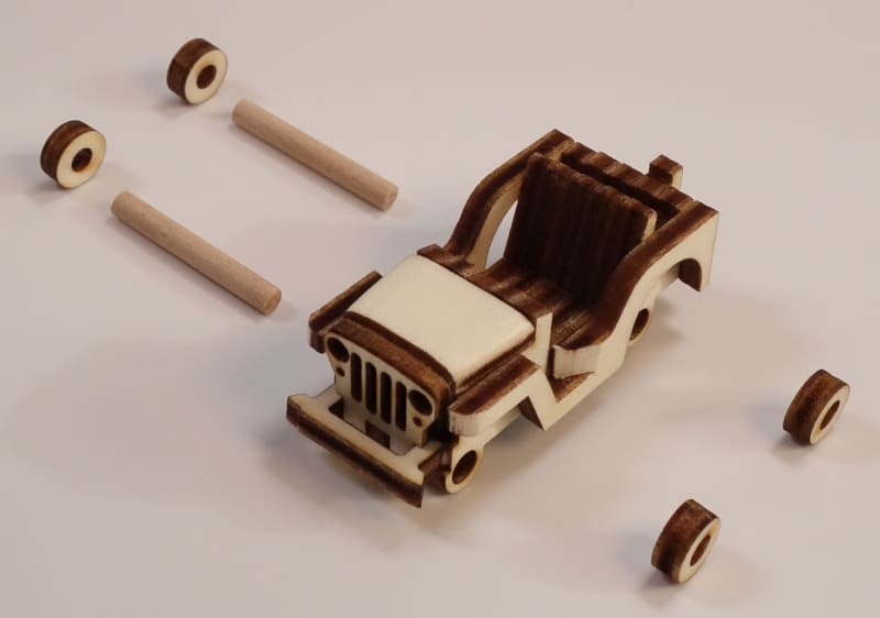 IMAGO MUNDI MODELS
Jeep Modell für Klemmbausteinfiguren
