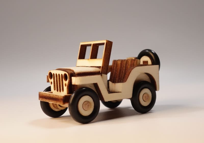 IMAGO MUNDI MODELS
Jeep Modell für Klemmbausteinfiguren