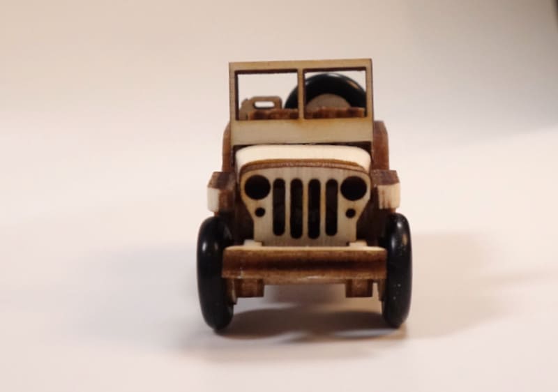 IMAGO MUNDI MODELS
Jeep Modell für Klemmbausteinfiguren